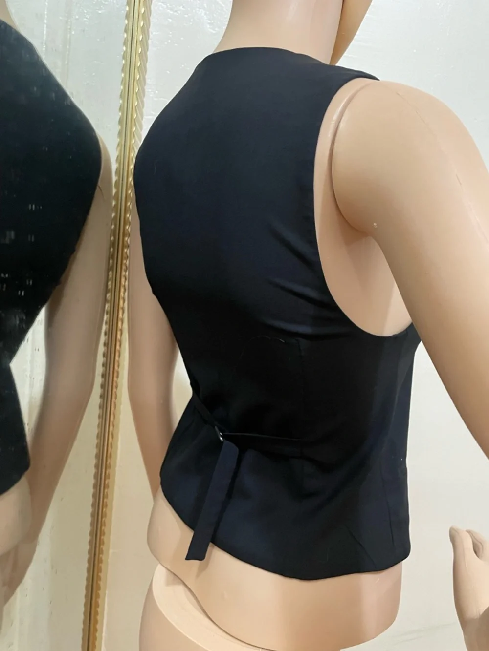 Theory Black Sleeveless Button Vest - Picture 9 of 13